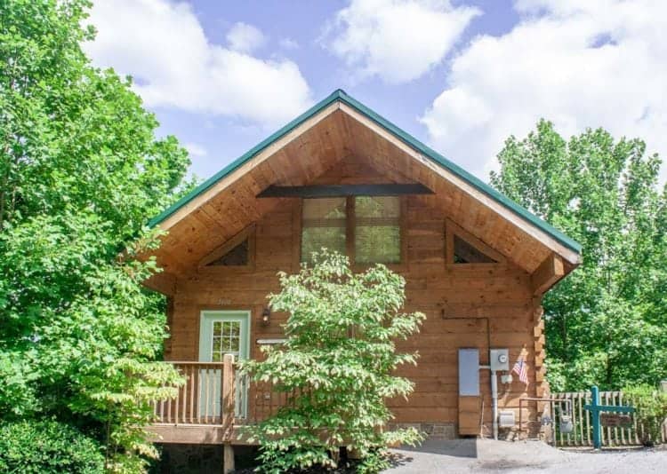 Gatlinburg cabin rental at Mountain Shadows Resort